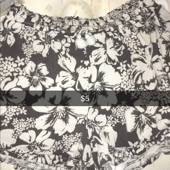 Shorts - Picture 2 of 8